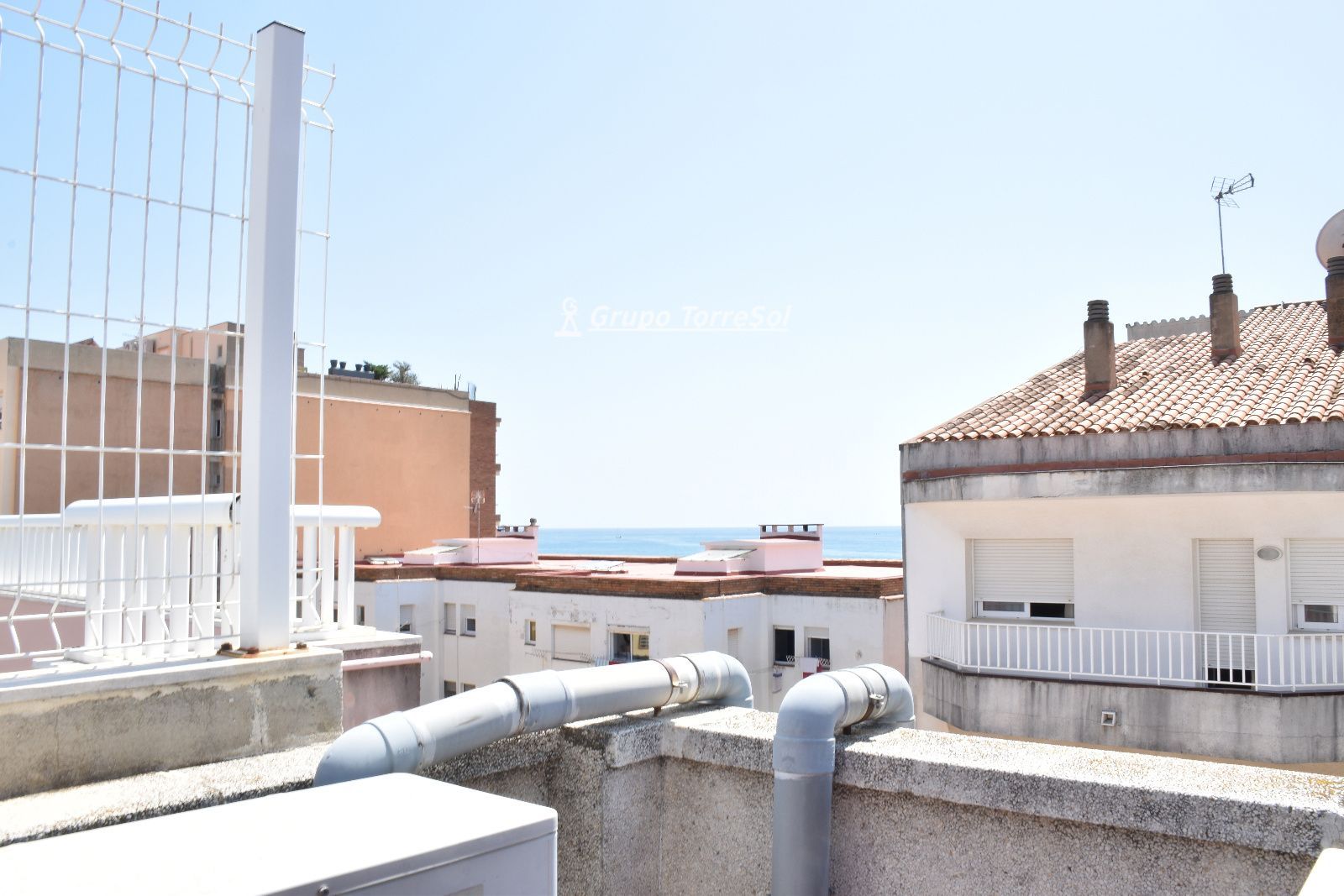 PISO CON PARKING ASCENSOR SEGUNDA LINEA EN CALAFELL