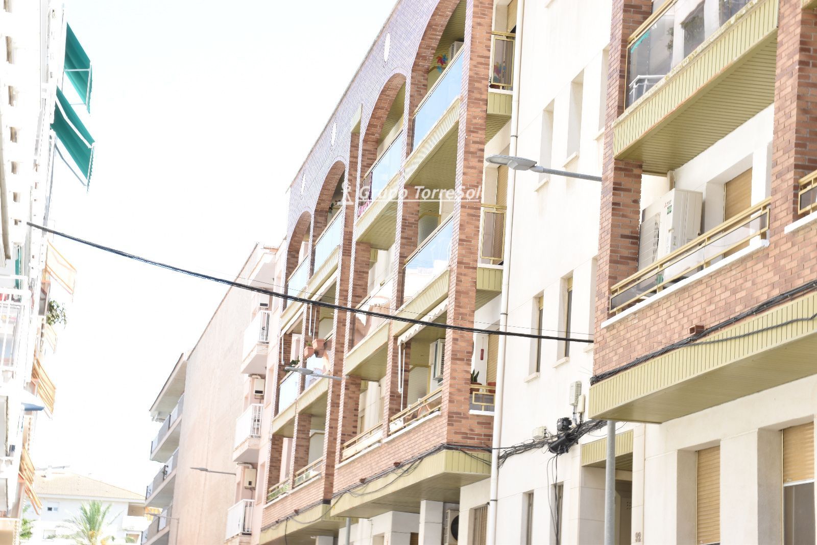 PISO CON PARKING ASCENSOR SEGUNDA LINEA EN CALAFELL