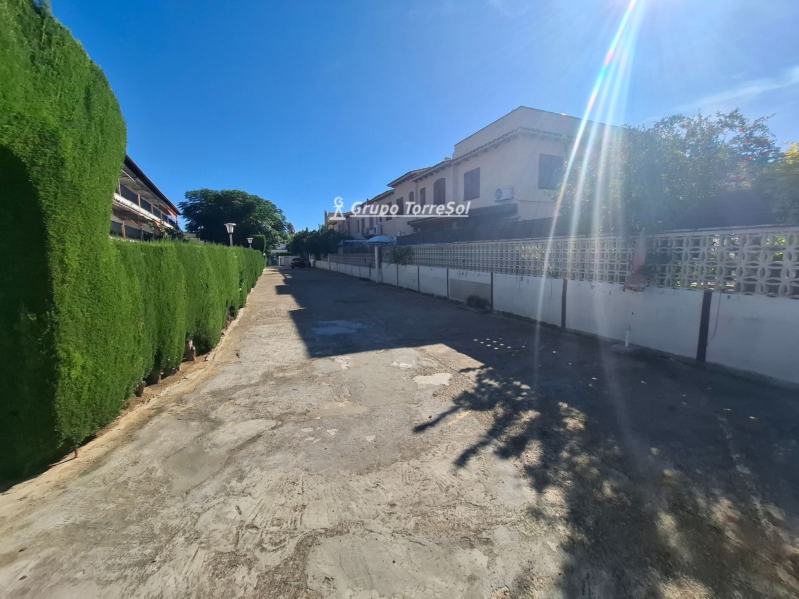 Planta baja con dos grandes terrazas y piscina a 350 metros del mar en Coma-ruga - Foto 29