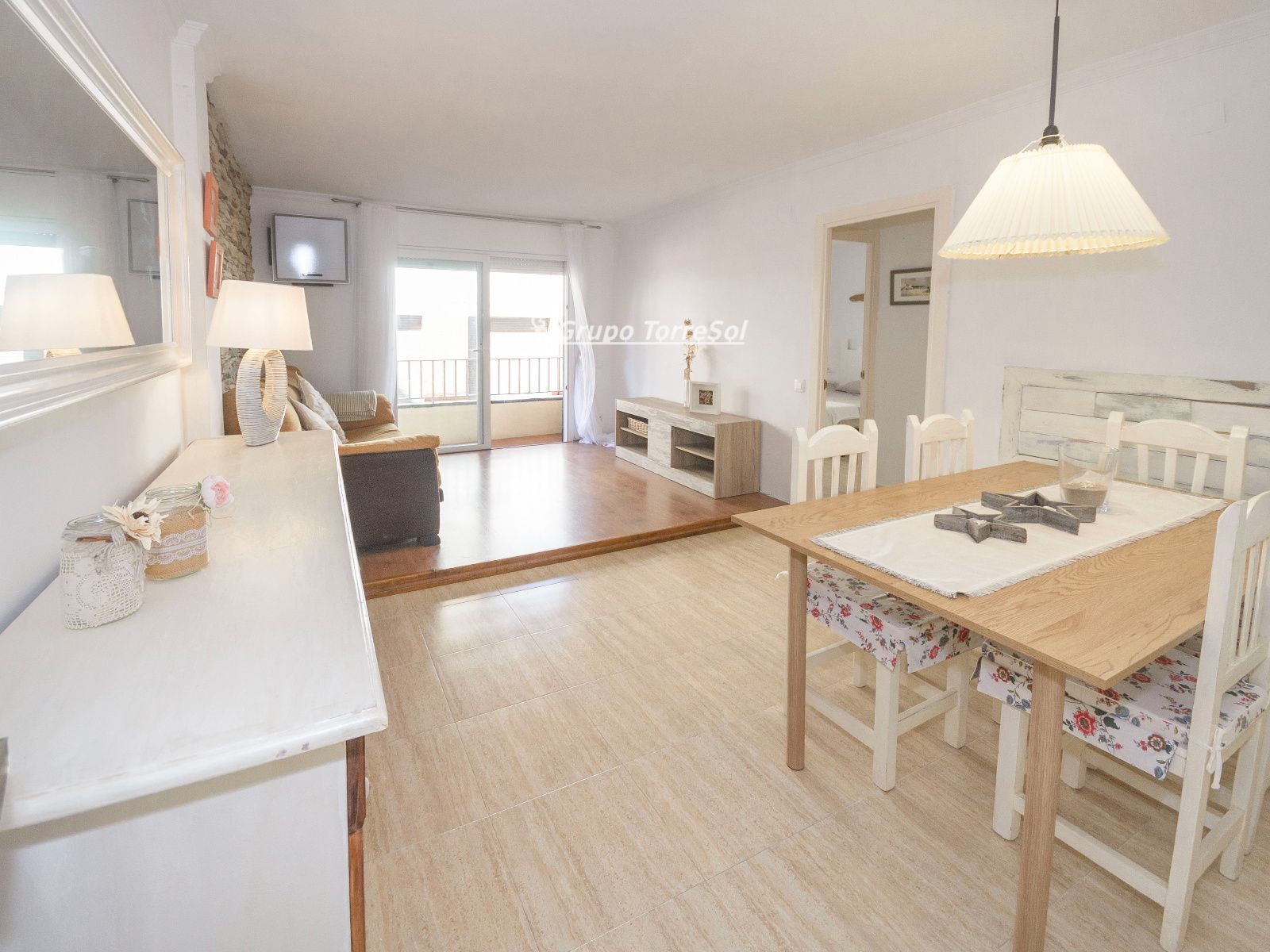 salon-comedor - PISO CENTRICO COMPLETAMENTE REFORMADO CERCA DEL MAR!