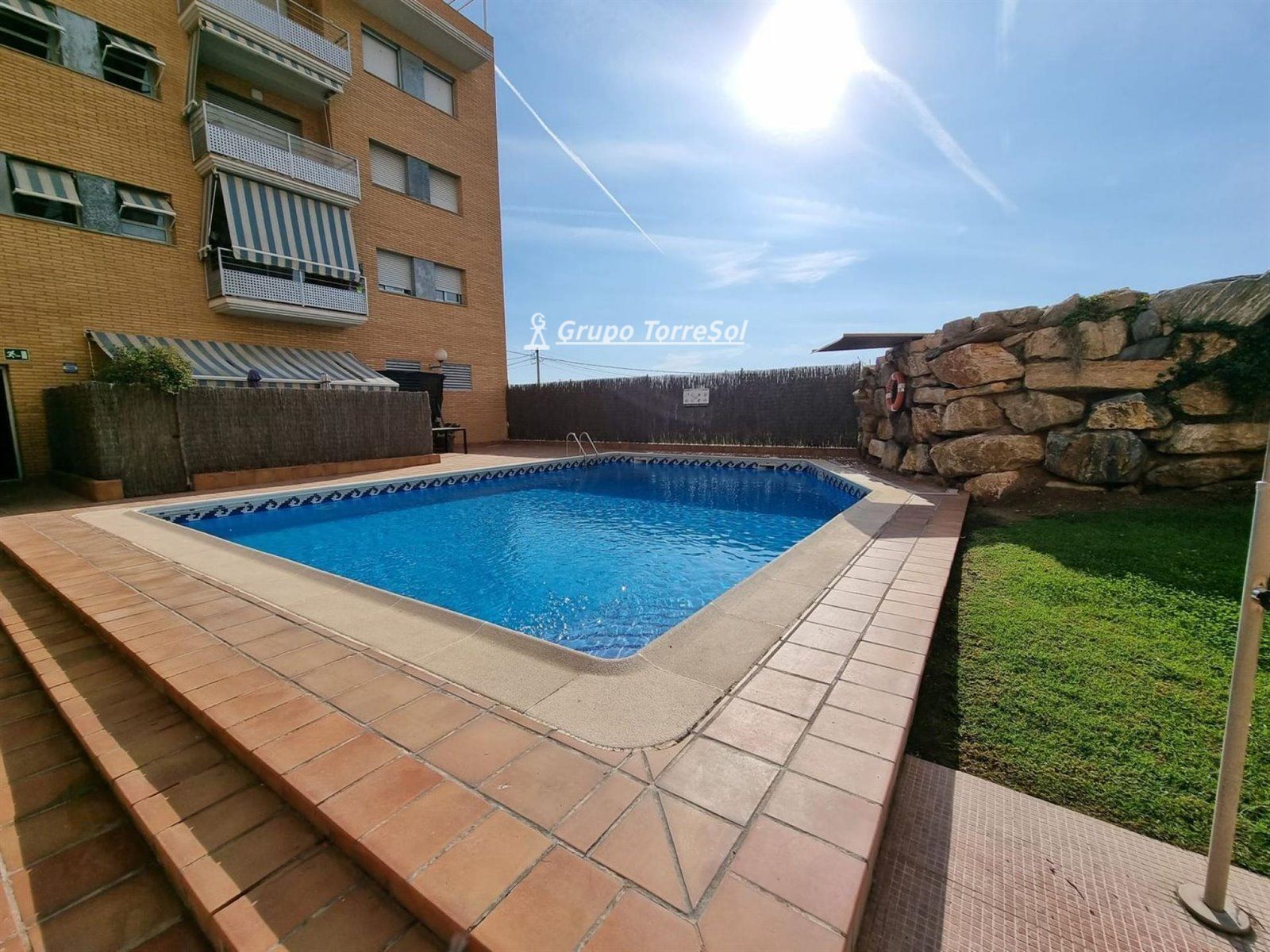 Planta Baja con parking y piscina