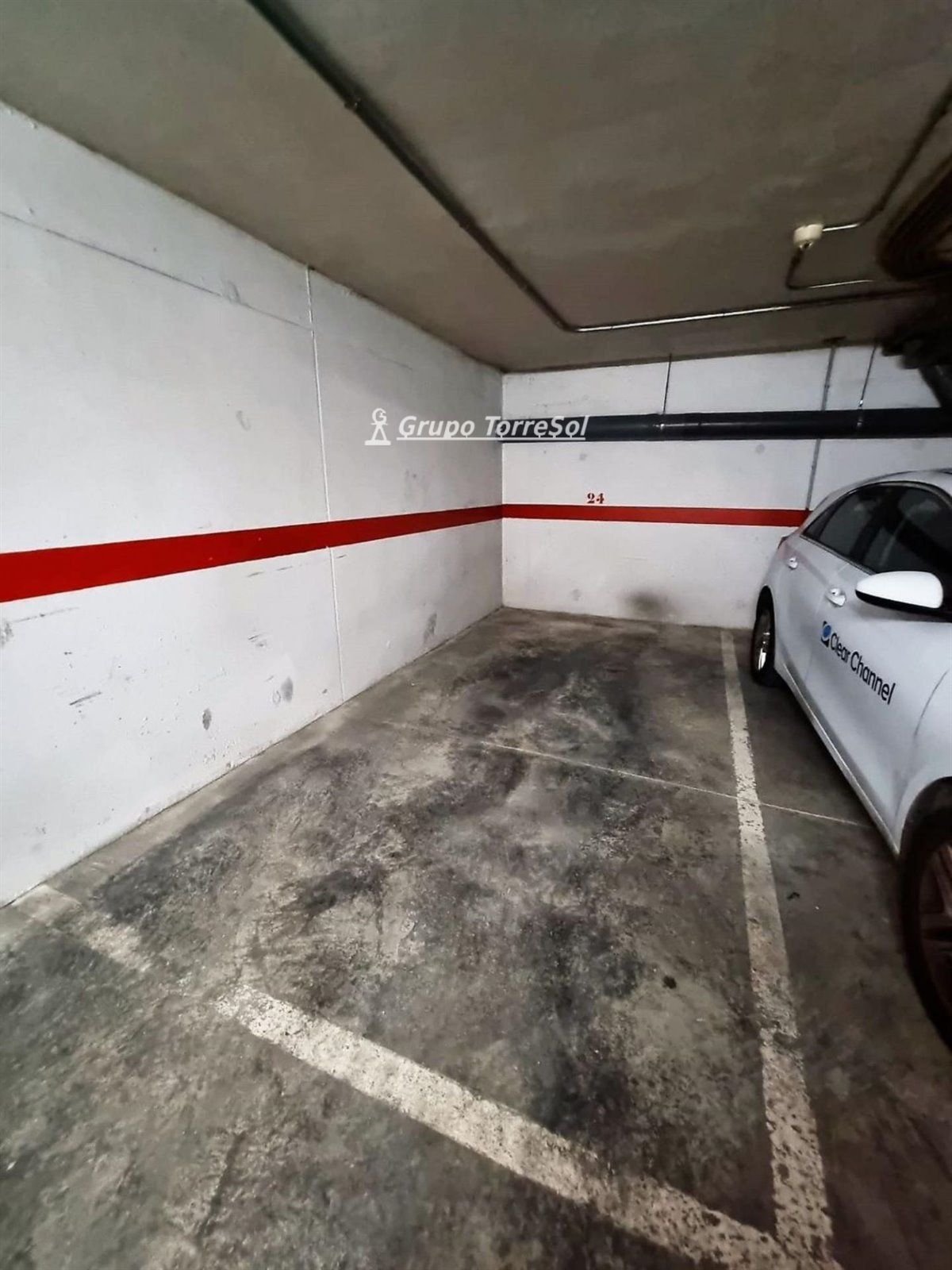 Planta Baja con parking y piscina