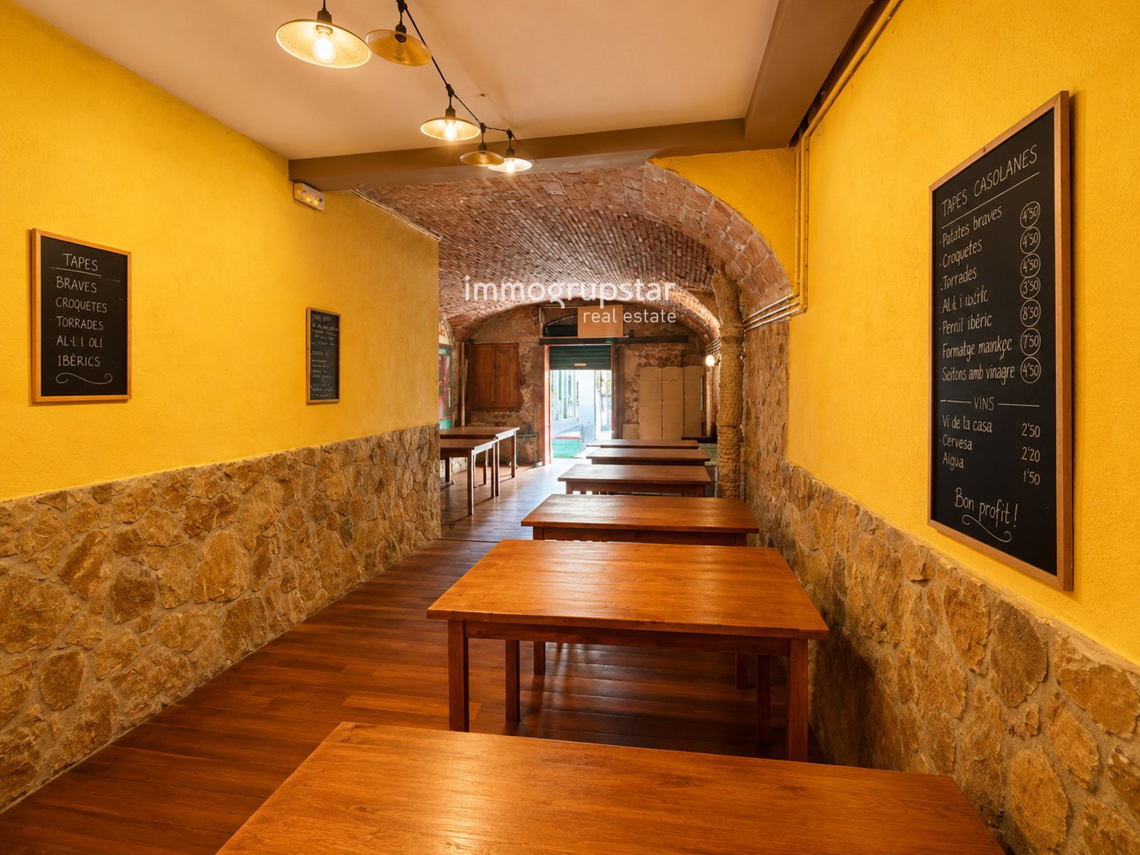 ¡Vive e invierte en el corazón de Palamós! Chalet pareado con local multifuncional a 5 minutos de la playa - Foto 43