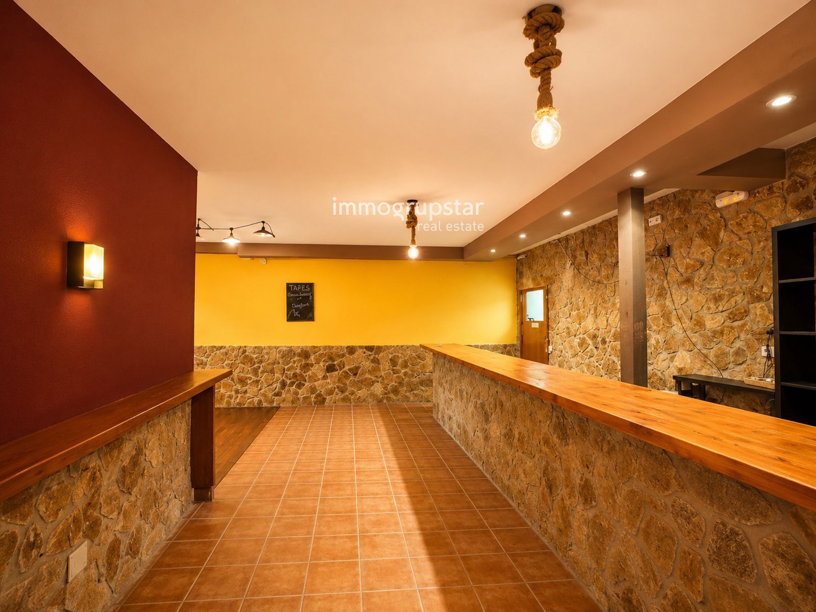 ¡Vive e invierte en el corazón de Palamós! Chalet pareado con local multifuncional a 5 minutos de la playa - Foto 46