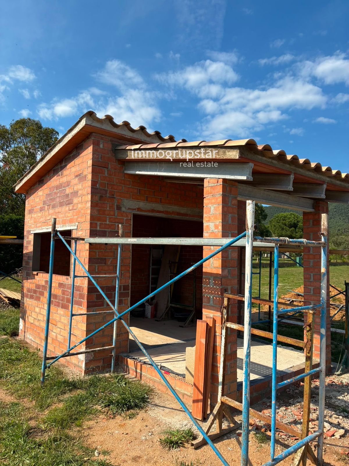 Parcela rústica de 4.000 m² con una construcción de 10 m² más poche de 5 m² ,pozo y luz en Calonge — totalmente plana, vallada. - Foto 17