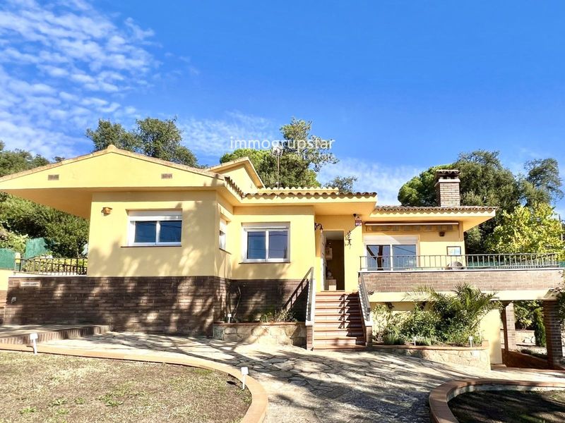 Chalet Independiente en venta Santa Cristina D