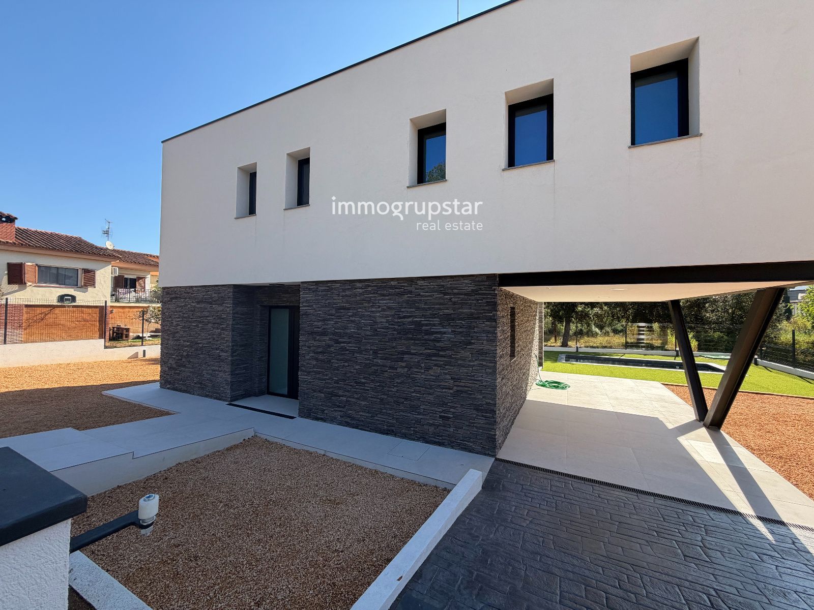 Exclusiva casa de obra nueva con vistas al casco antiguo de Calonge - Foto 6