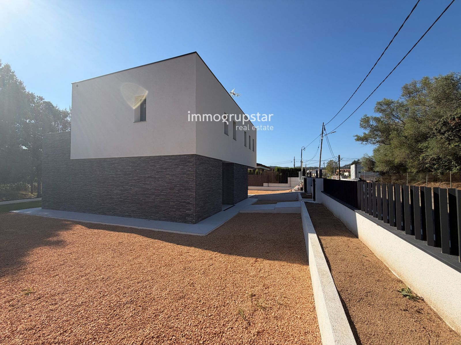 Exclusiva casa de obra nueva con vistas al casco antiguo de Calonge - Foto 7