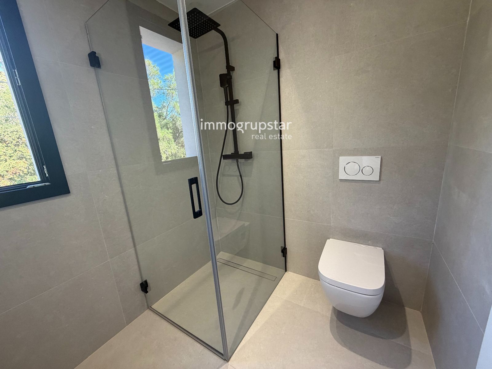 Exclusiva casa de obra nueva con vistas al casco antiguo de Calonge - Foto 19