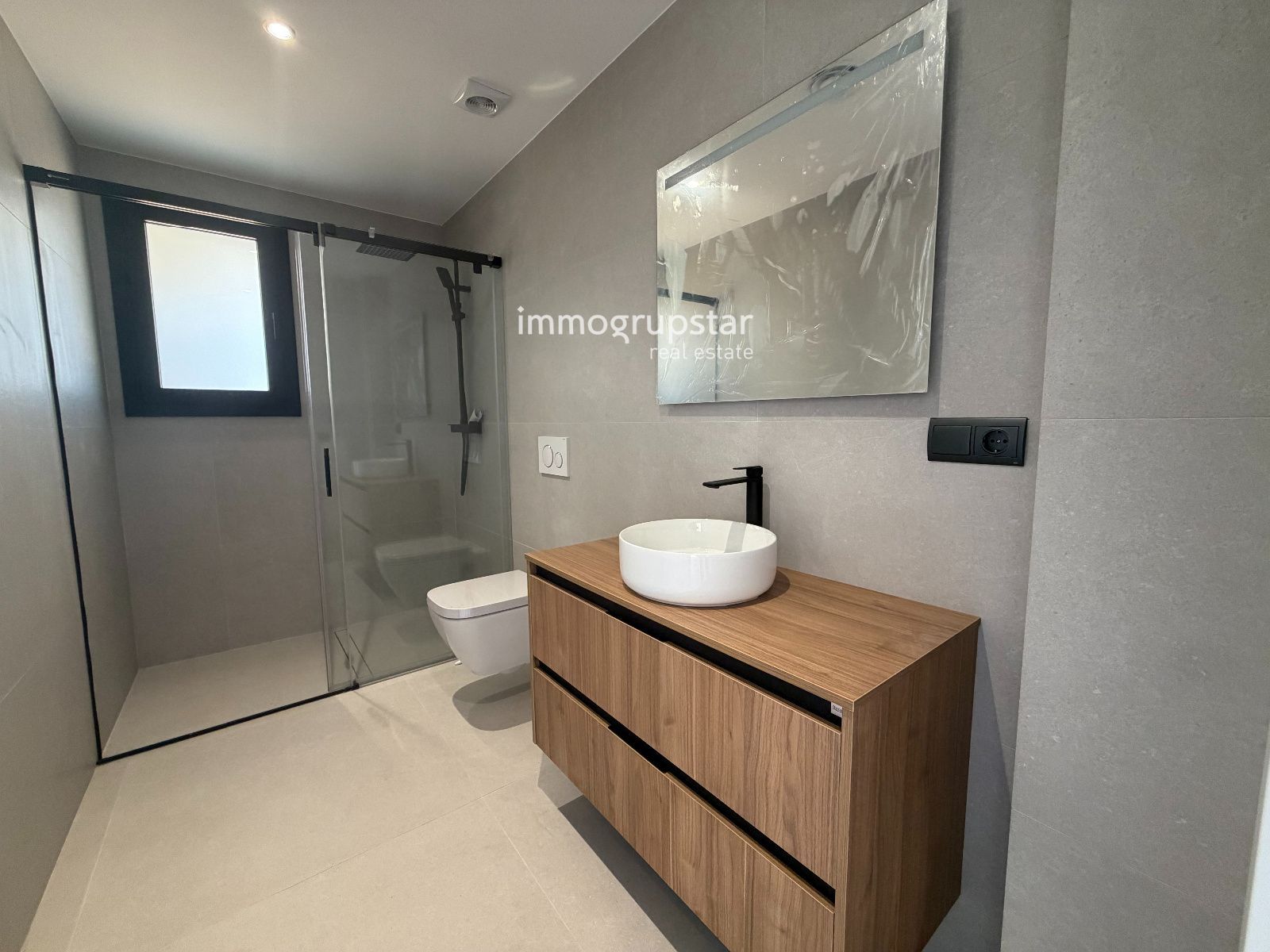 Exclusiva casa de obra nueva con vistas al casco antiguo de Calonge - Foto 18