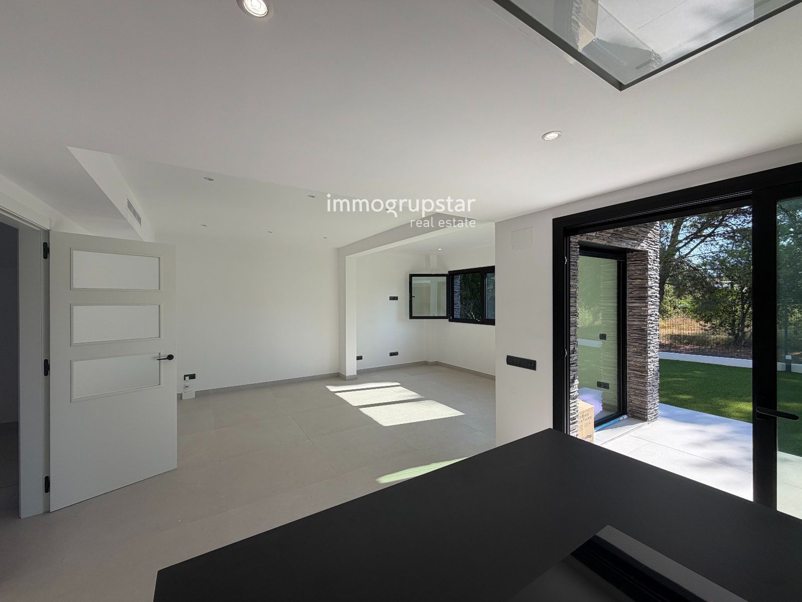 Exclusiva casa de obra nueva con vistas al casco antiguo de Calonge - Foto 8
