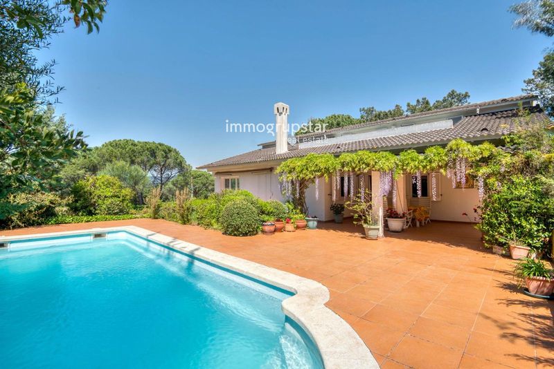 Chalet Independiente en venta Santa Cristina D