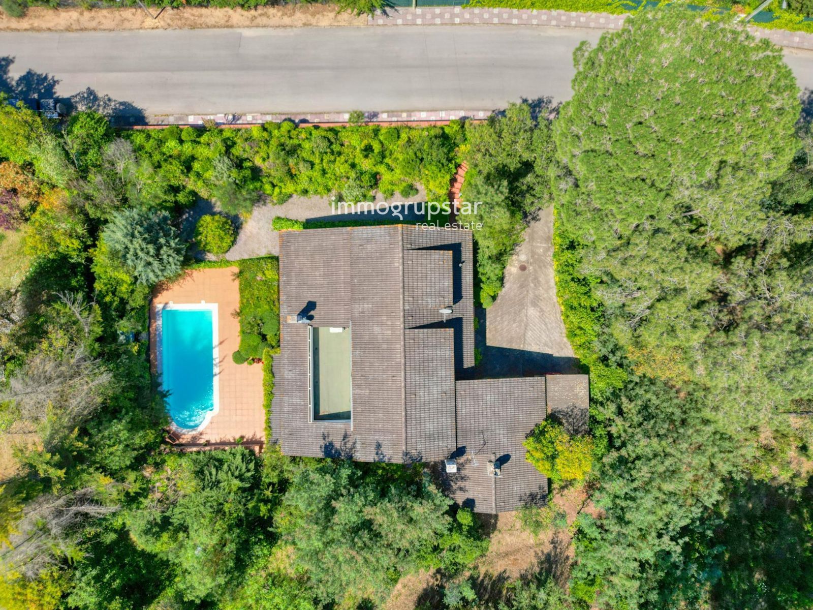 Villa exclusiva con piscina y privacidad en Golf Costa Brava - Foto 33
