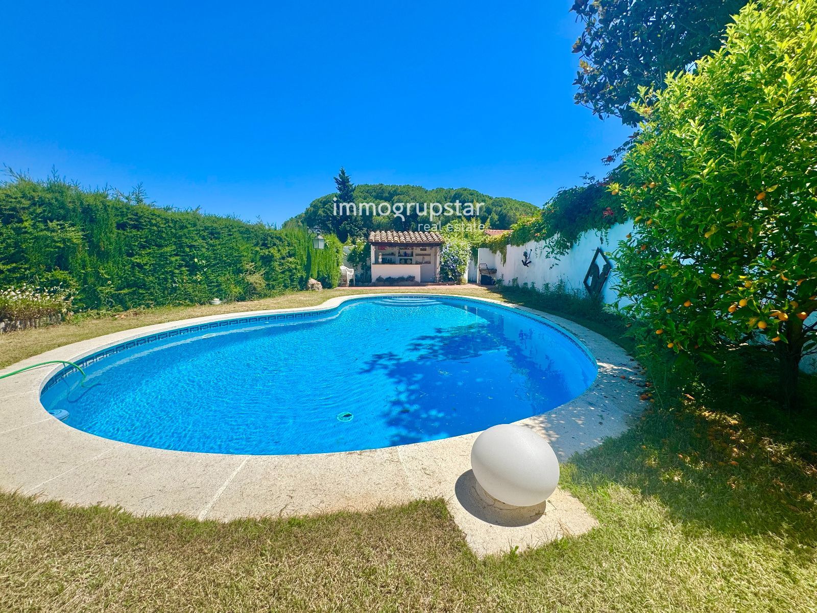 Masía histórica con piscina y terreno - Foto 6