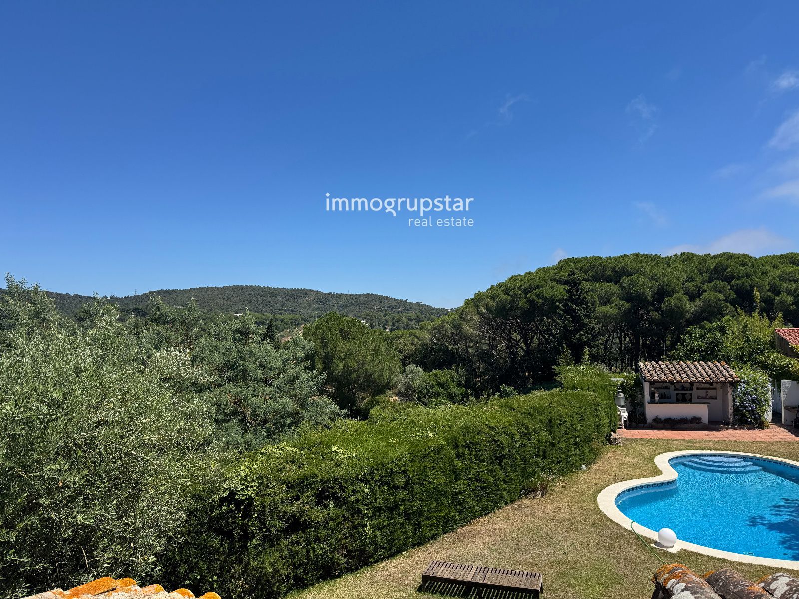 Masía histórica con piscina y terreno - Foto 19