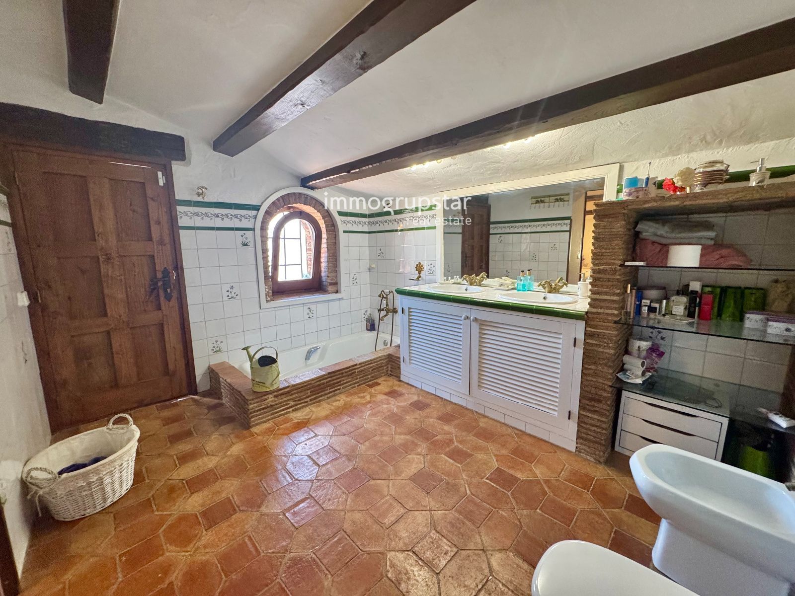 Masía histórica con piscina y terreno - Foto 18