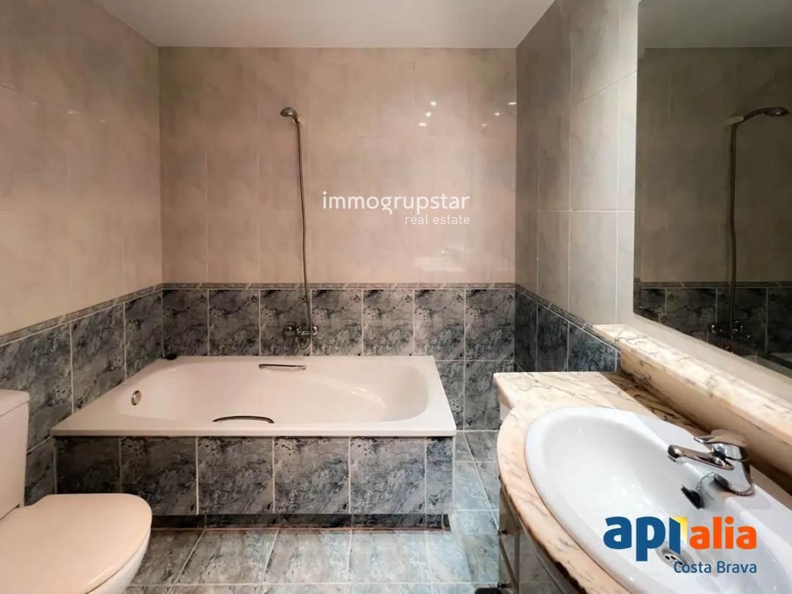 Apartamento de 146m², terraza de 90m² ,parking a tan solo a 7 minutos de la playa y del centro en Sant Feliu de Guíxols. - Foto 16