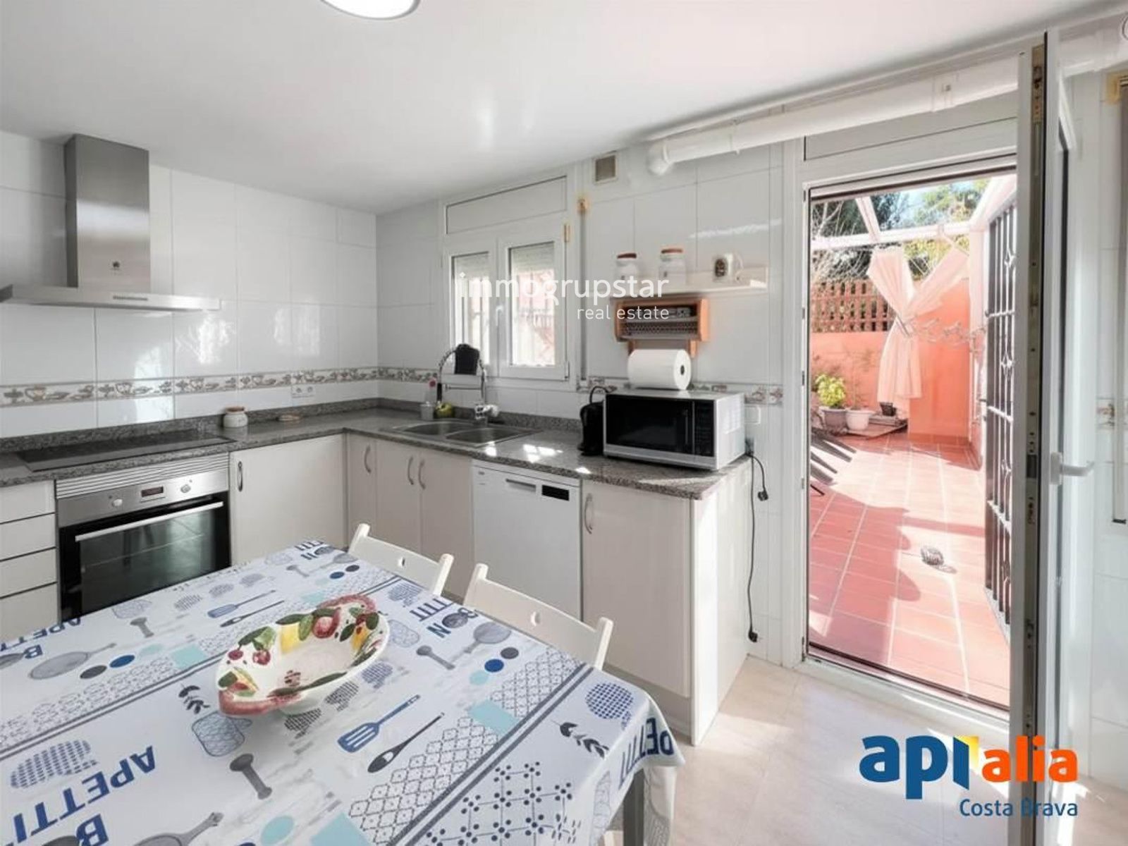 Apartamento de 146m², terraza de 90m² ,parking a tan solo a 7 minutos de la playa y del centro en Sant Feliu de Guíxols. - Foto 9