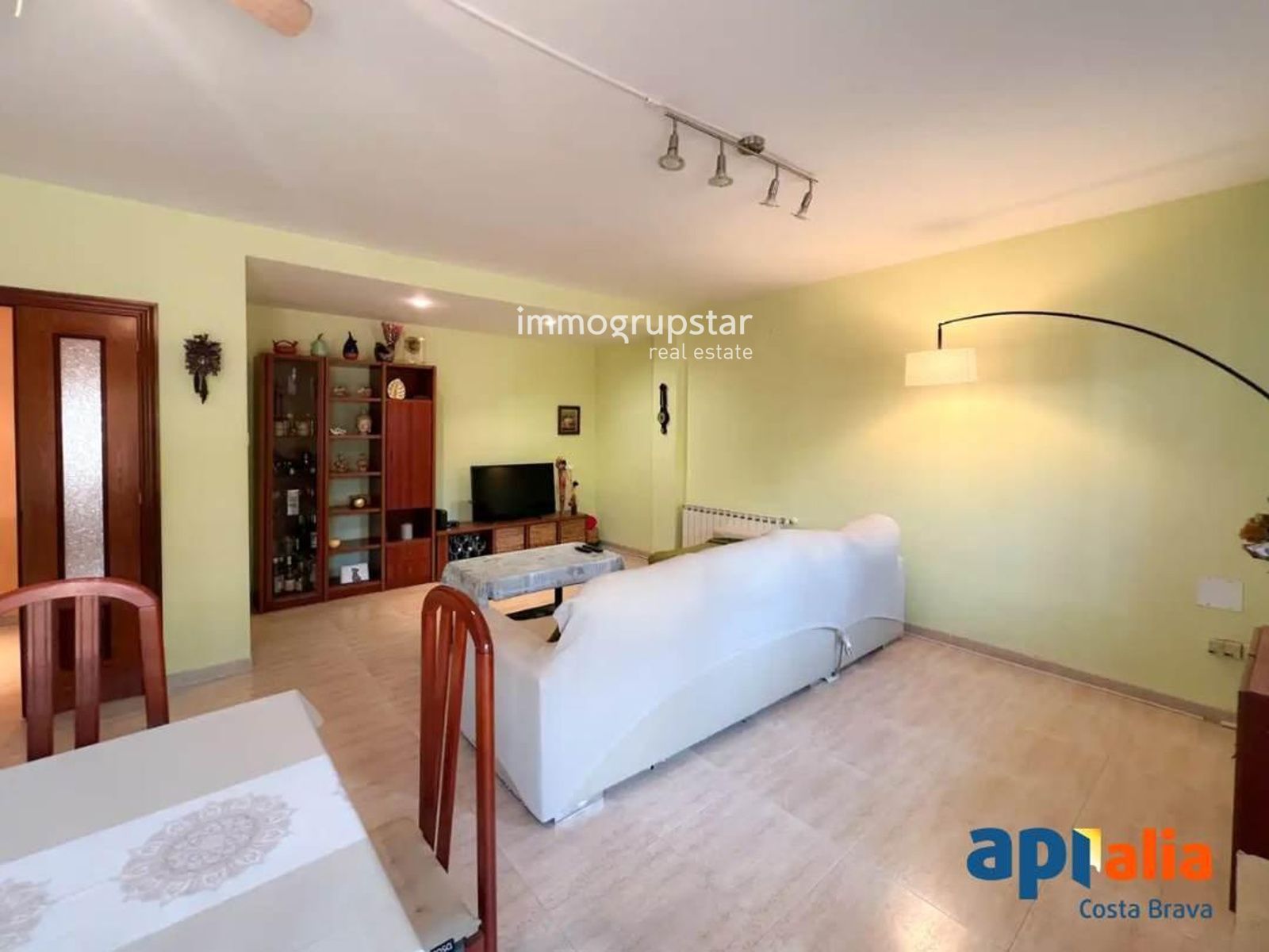 Apartamento de 146m², terraza de 90m² ,parking a tan solo a 7 minutos de la playa y del centro en Sant Feliu de Guíxols. - Foto 4