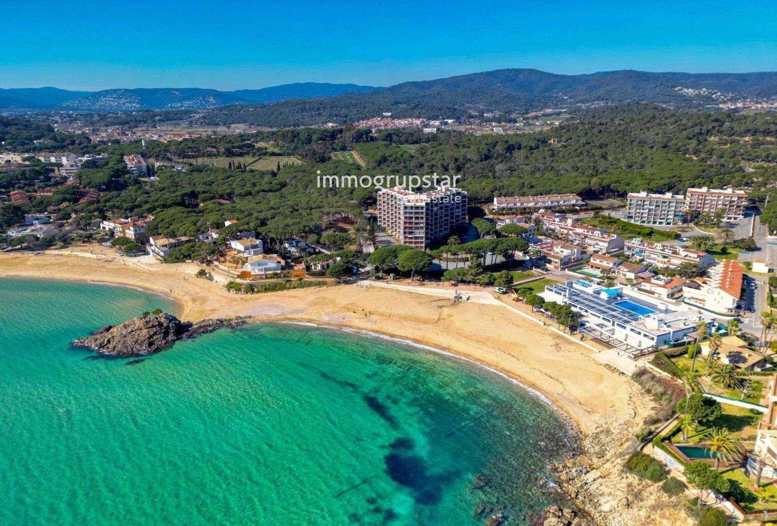 Amplio local comercial con salida de humos en el centro de Palamós - Foto 15