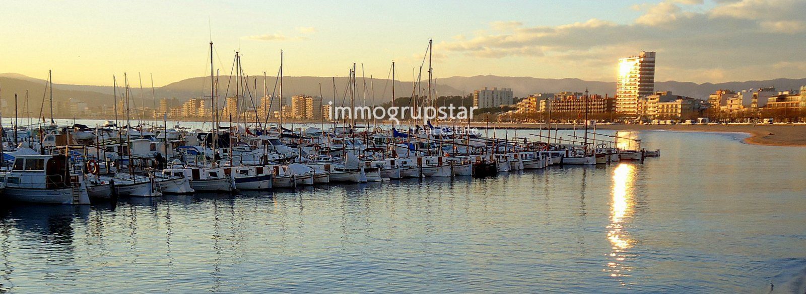 Amplio local comercial con salida de humos en el centro de Palamós - Foto 18