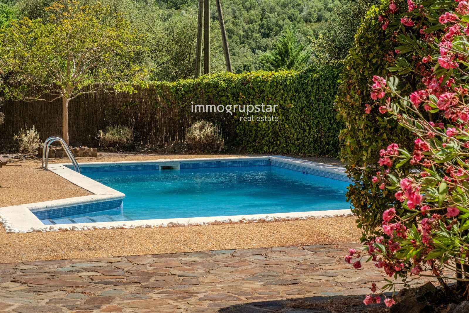 CHALET INDEPENDIENTE CON LICENCIA TURÍSTICA Y PISCINA EN MAS PERE - Foto 6