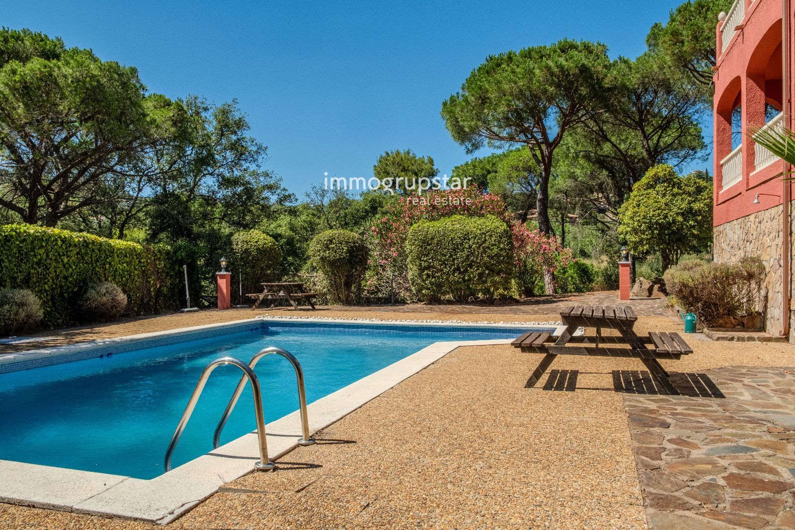 CHALET INDEPENDIENTE CON LICENCIA TURÍSTICA Y PISCINA EN MAS PERE - Foto 4