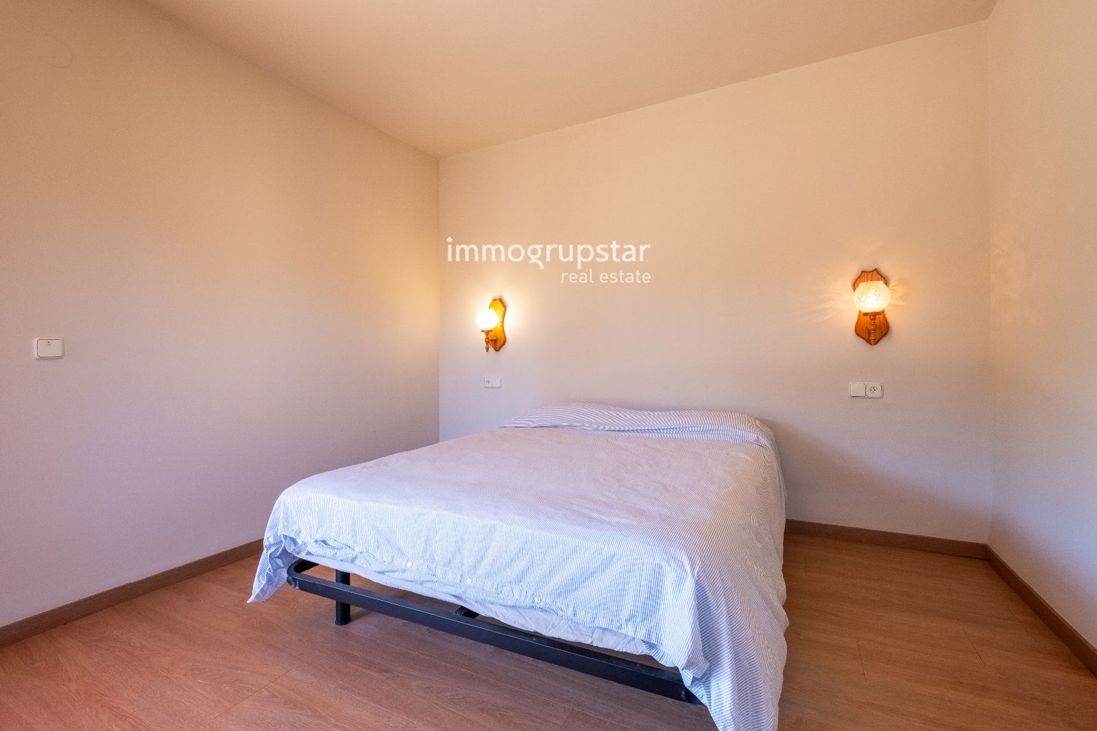 CHALET INDEPENDIENTE CON LICENCIA TURÍSTICA Y PISCINA EN MAS PERE - Foto 30