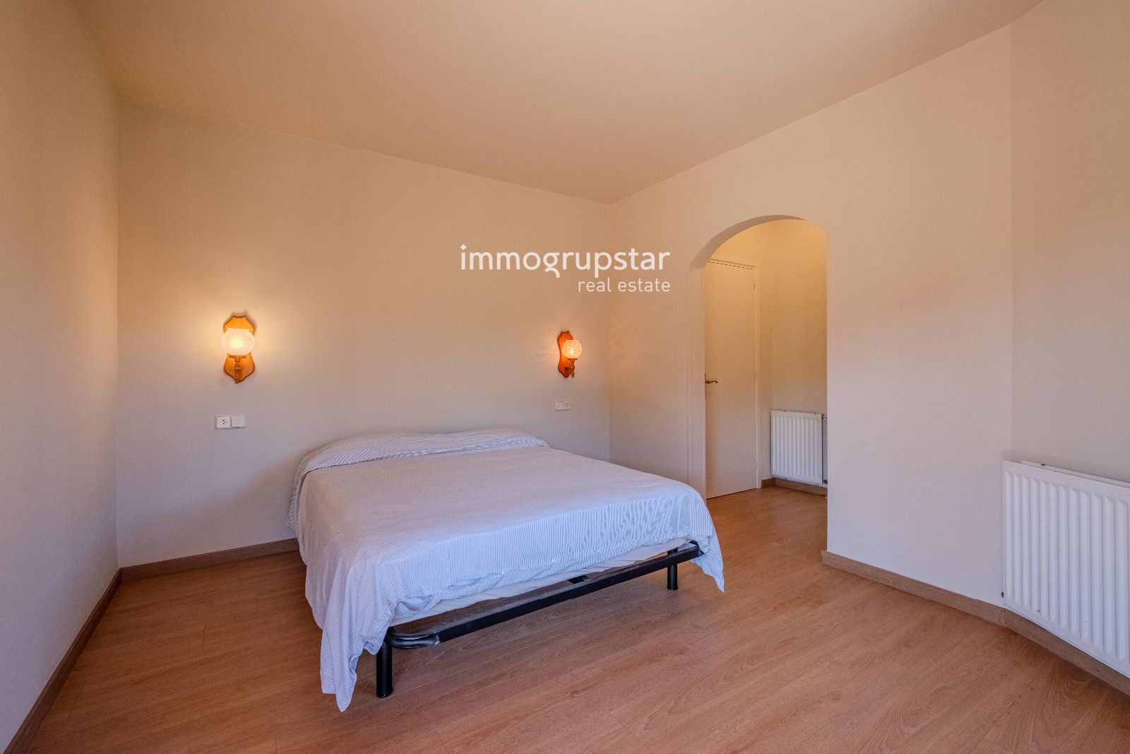 CHALET INDEPENDIENTE CON LICENCIA TURÍSTICA Y PISCINA EN MAS PERE - Foto 29