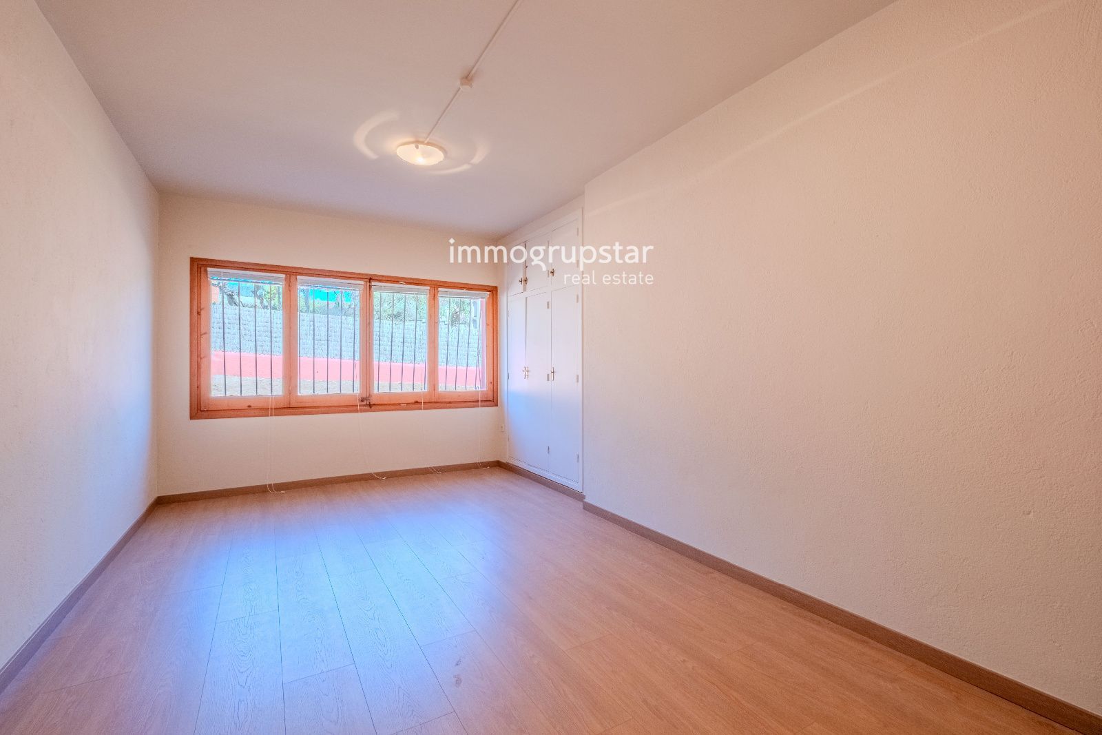CHALET INDEPENDIENTE CON LICENCIA TURÍSTICA Y PISCINA EN MAS PERE - Foto 43
