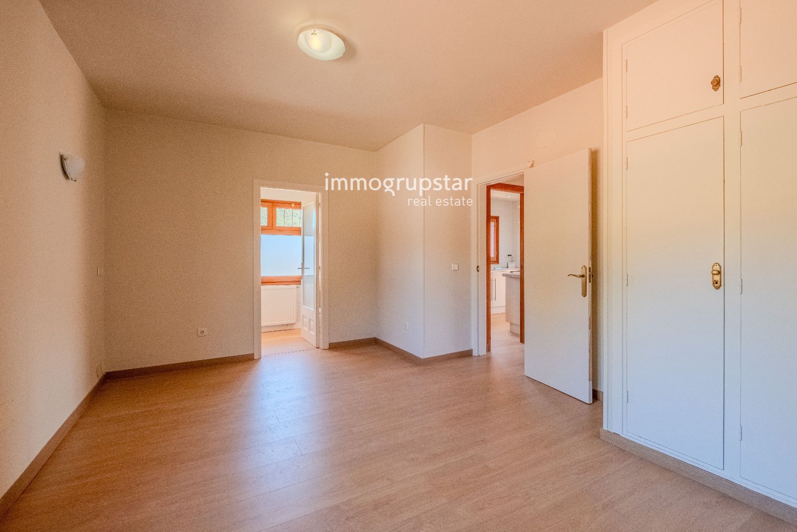 CHALET INDEPENDIENTE CON LICENCIA TURÍSTICA Y PISCINA EN MAS PERE - Foto 41