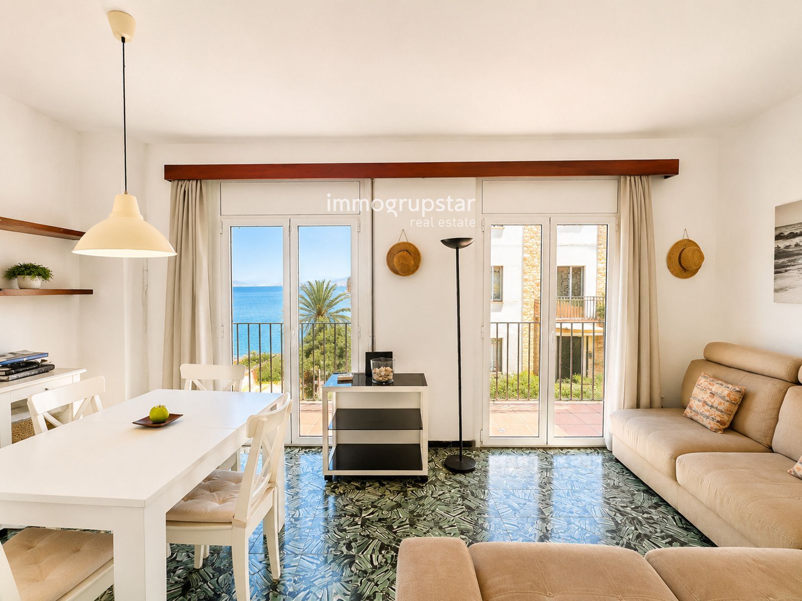 Exclusivo apartamento con terraza, garaje y vistas en Palamós - Foto 3