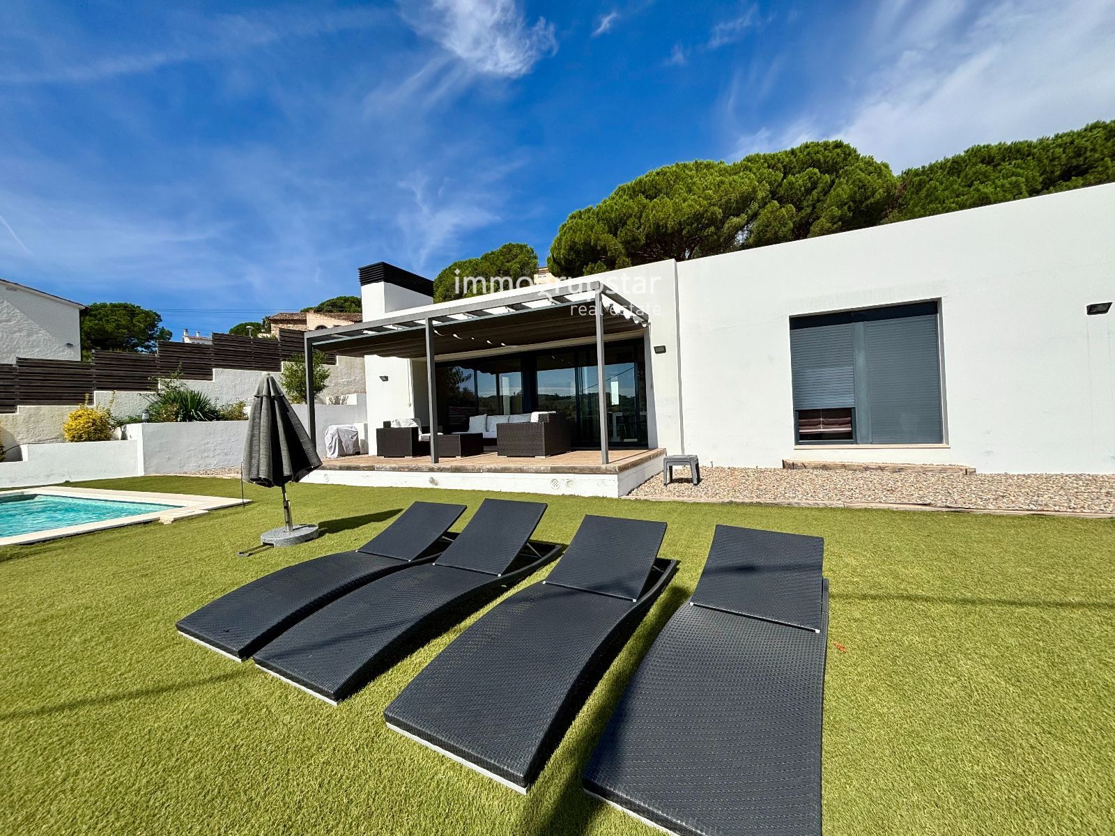 Villa moderna de una planta con piscina - Foto 4