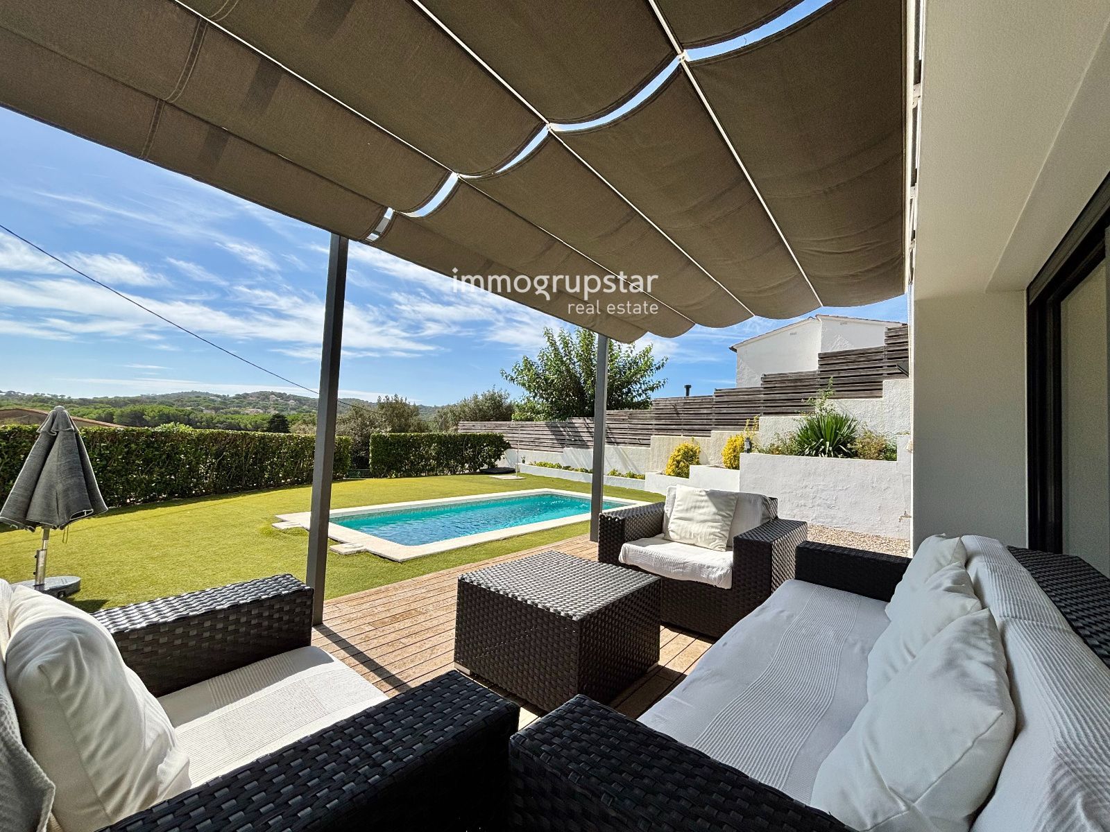 Villa moderna de una planta con piscina - Foto 39