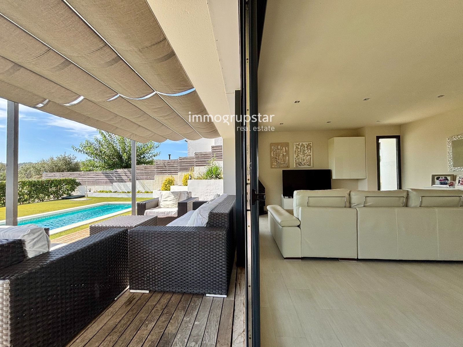 Villa moderna de una planta con piscina - Foto 10