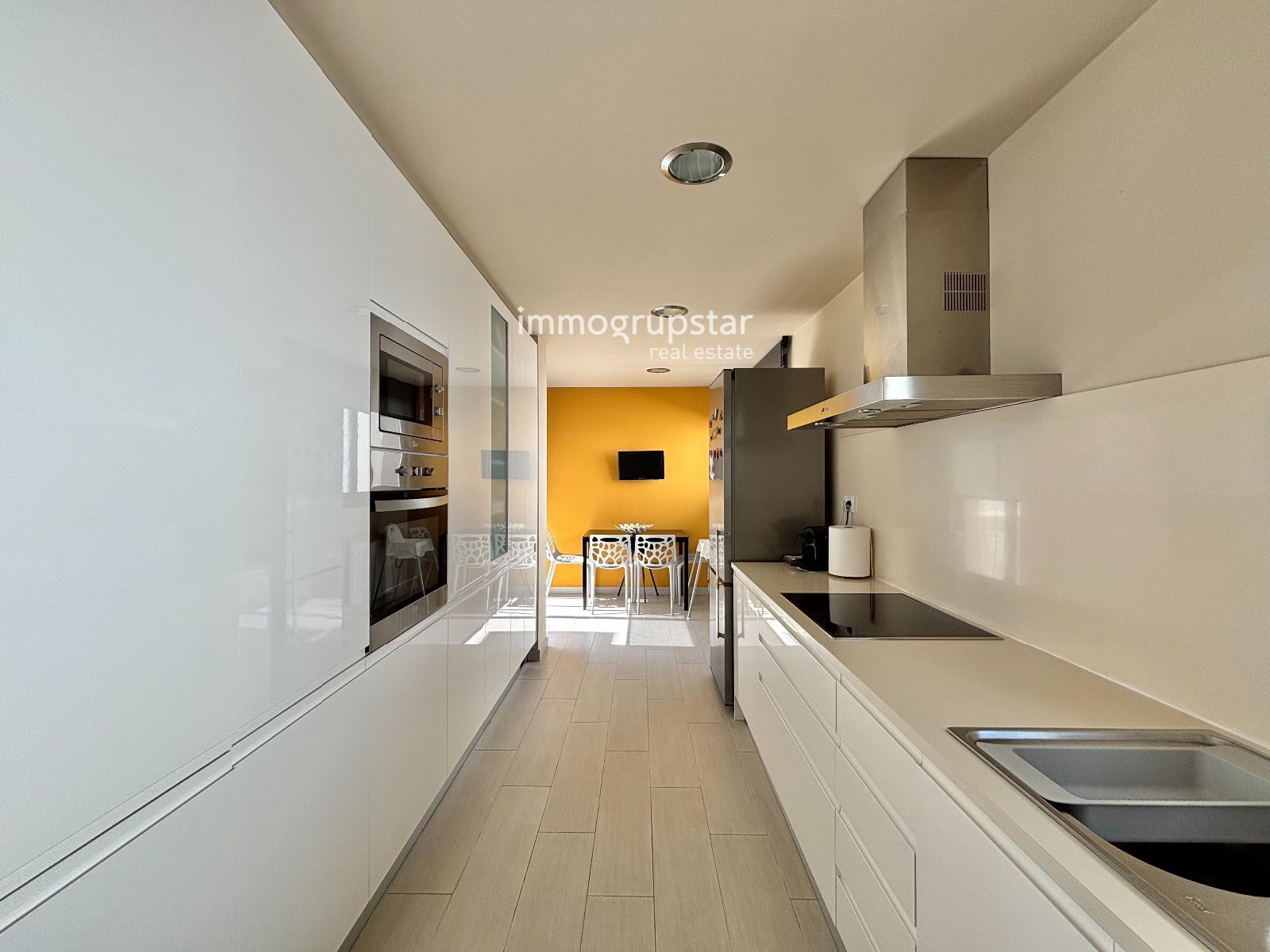 Villa moderna de una planta con piscina - Foto 11
