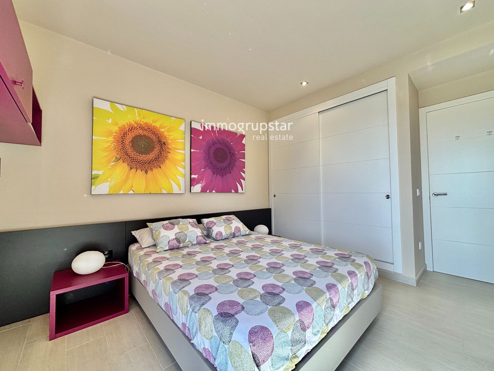 Villa moderna de una planta con piscina - Foto 28