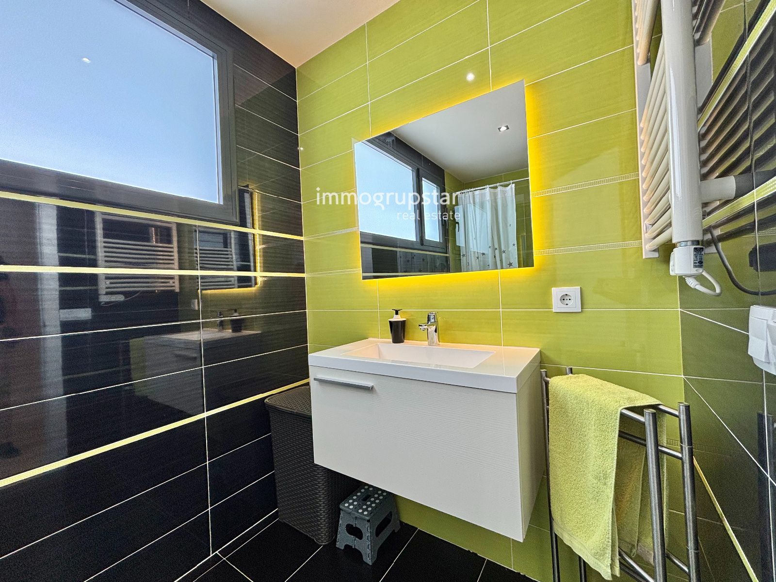 Villa moderna de una planta con piscina - Foto 27