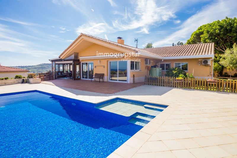 отдельная вилла на продажу Castell-Platja d