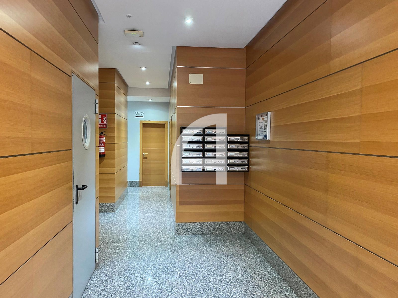 Entrada edificio 