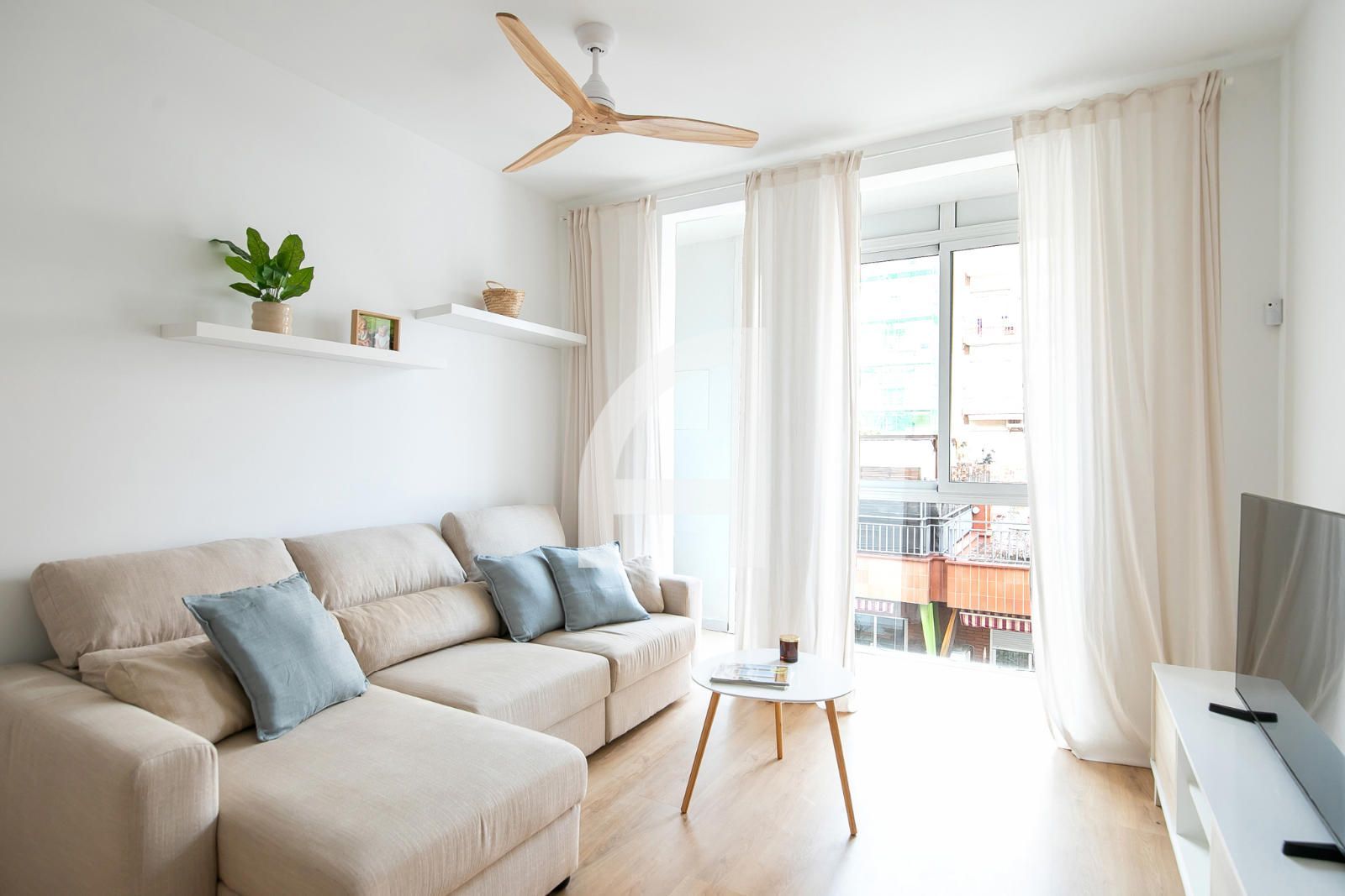 Piso en alquiler Barcelona. Ref: 16392. GuinotPrunera