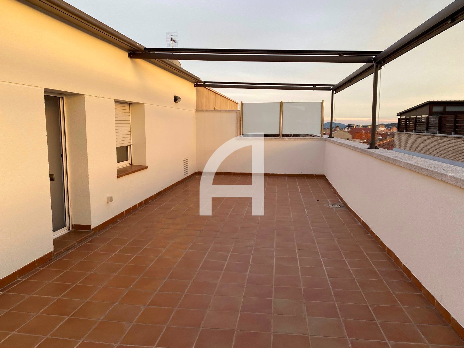 Duplex for rent Terrassa, Barcelona. Ref: 16854. GuinotPrunera