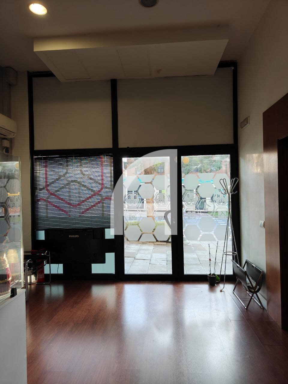 Local Comercial en venta Cornellà de Llobregat, Barcelona. Ref: 30668. GuinotPrunera