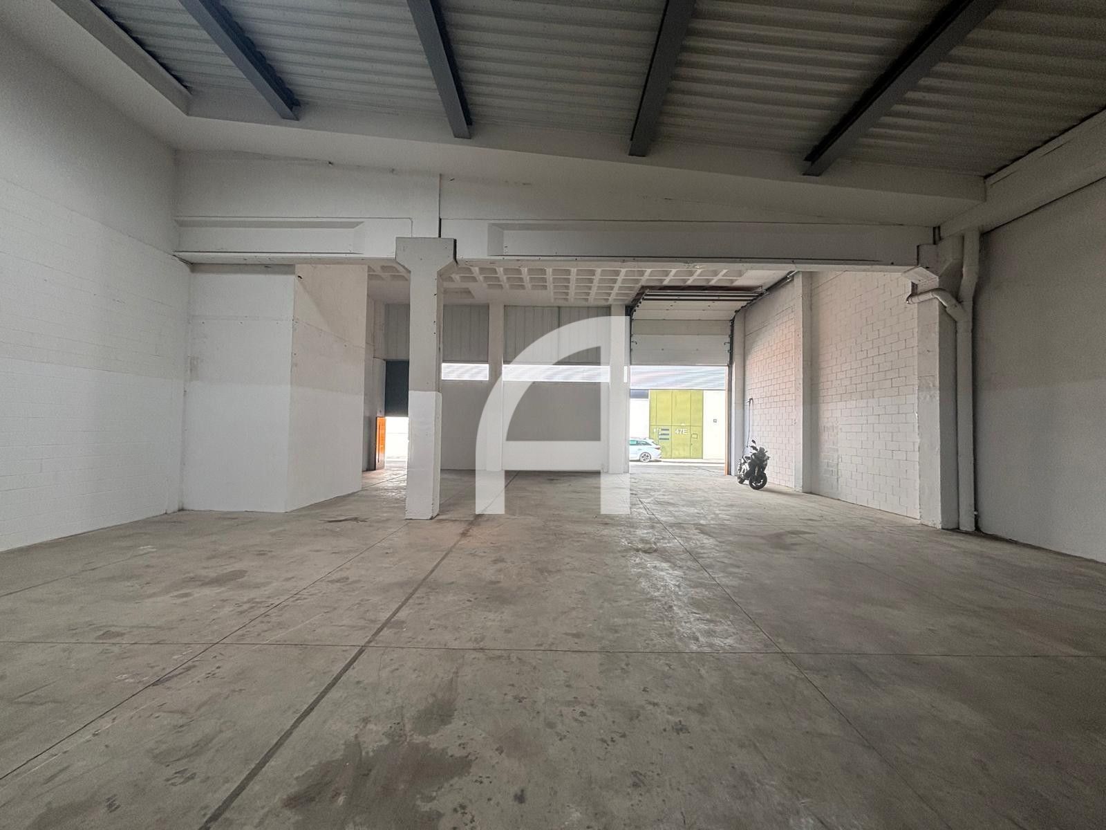 NAVE INDUSTRIAL EN VENTA EN EL POLÍGONO INDUSTRIAL EN CAN PARELLADA , TERRASSA - Foto 3