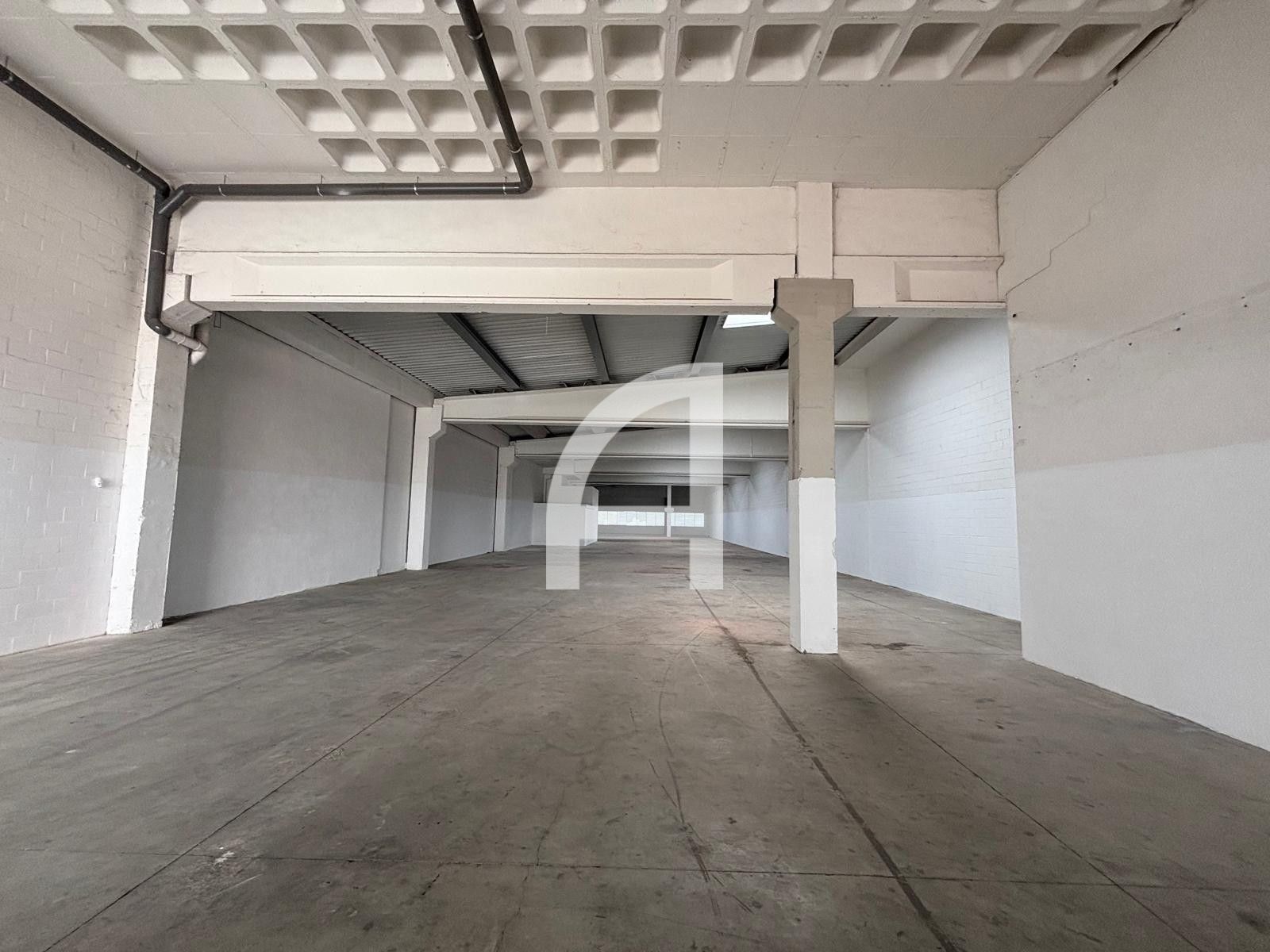 NAVE INDUSTRIAL EN VENTA EN EL POLÍGONO INDUSTRIAL EN CAN PARELLADA , TERRASSA - Foto 2