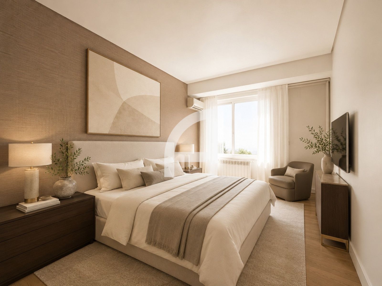 AMPLIA VIVIENDA EN PLENO CORAZÓN DE MALASAÑA