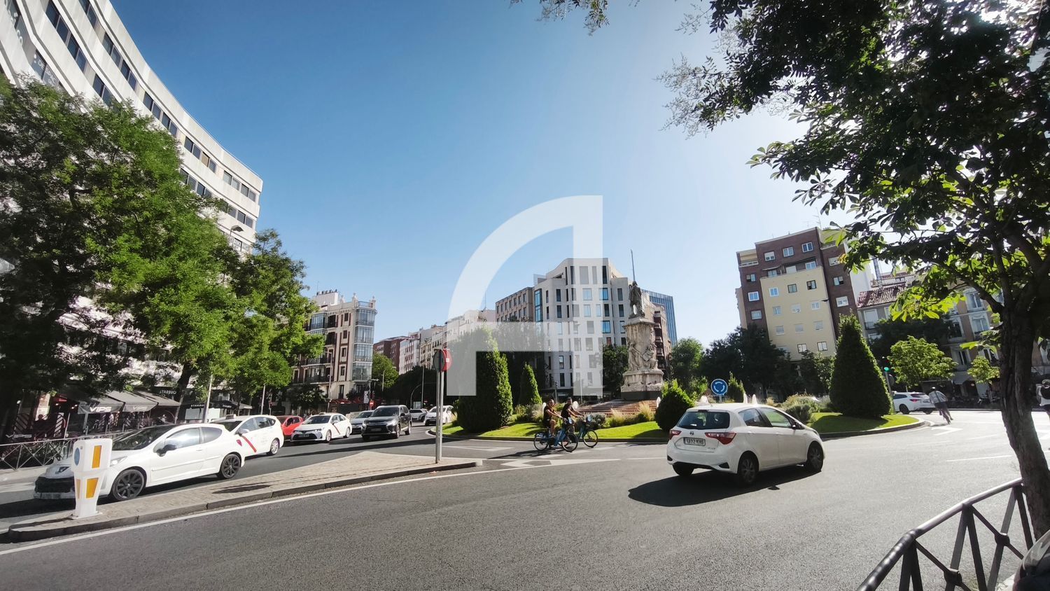 HOGAR PRÁCTICO EN UN ENTORNO PRIVILEGIADO - Foto 32