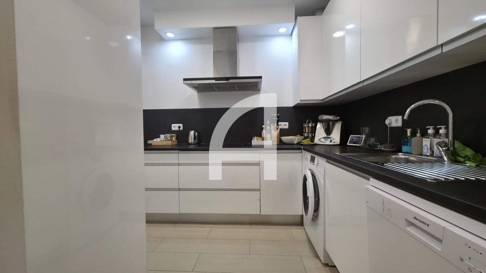HOGAR PRÁCTICO EN UN ENTORNO PRIVILEGIADO - Foto 12