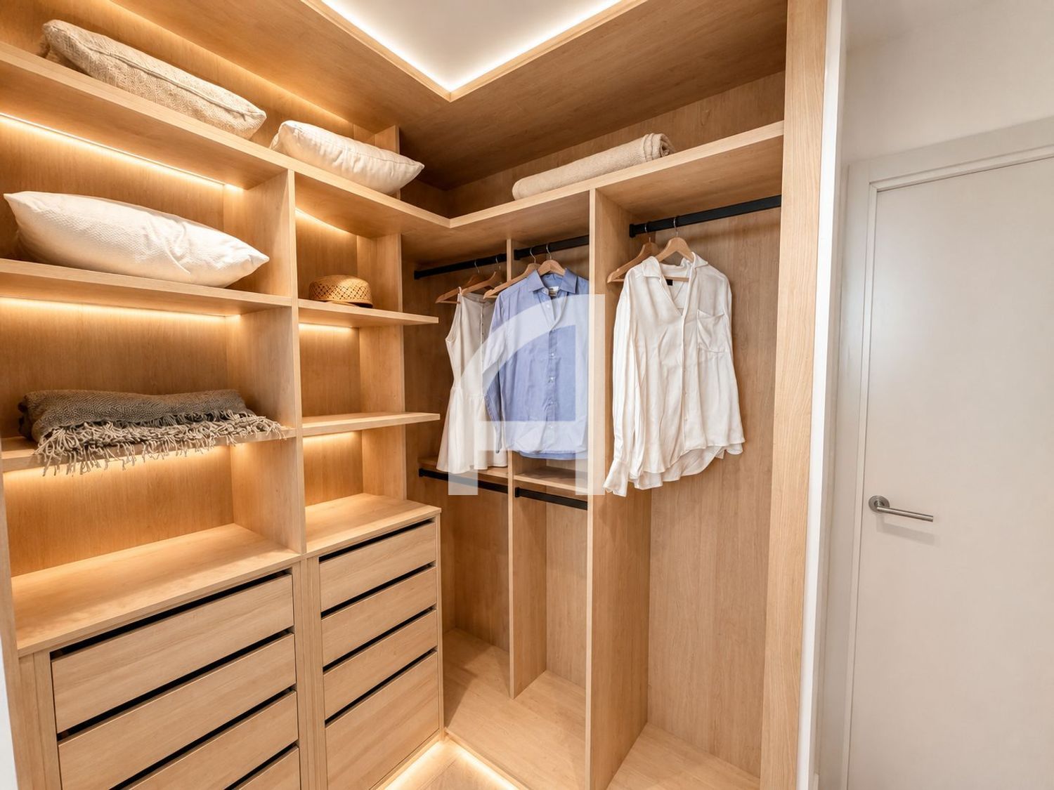 VIVIENDA DONDE SE CONJUGA  DISEÑO,  VERSATILIDAD Y COMODIDAD - Foto 18