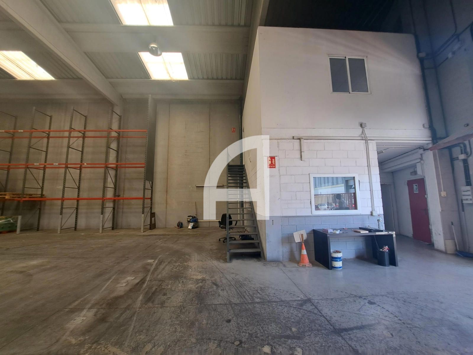 FANTASTICA NAVE EN EL POLIGONO INDUSTRIAL RIERA DEL MOLI EN MOLINS DE REI - Foto 4